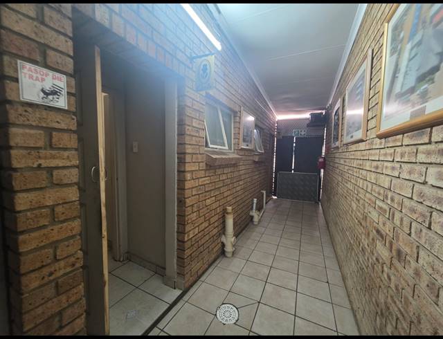 1,502M² RESTAURANT FOR SALE IN VAALPARK
